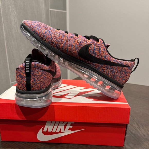 Men’s Nike Flyknit Max - Picture 2 of 6